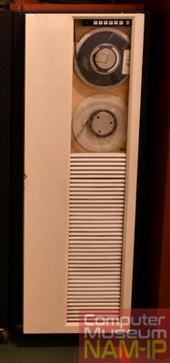 Armoire à support de stockage de bande magnétique 