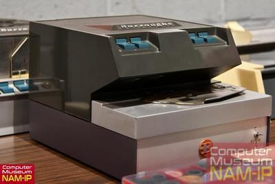Perforatrice de bande papier pour terminal de bureau