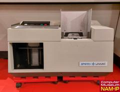 Lecteur de cartes perforées Sperry Univac